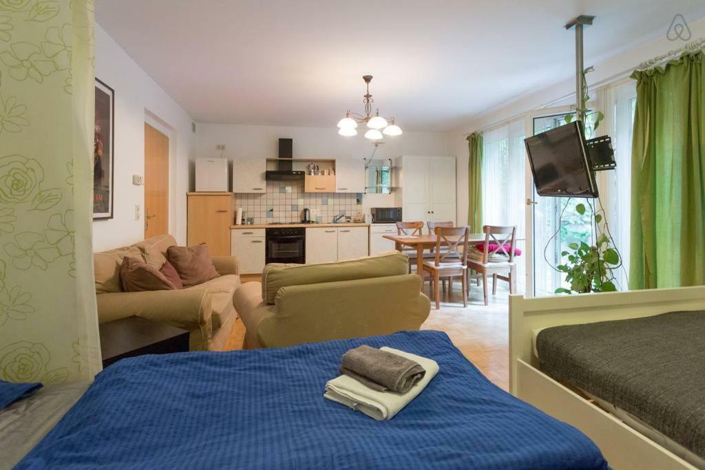 Relaxing Terrace Apartment In Lively Area Відень Екстер'єр фото
