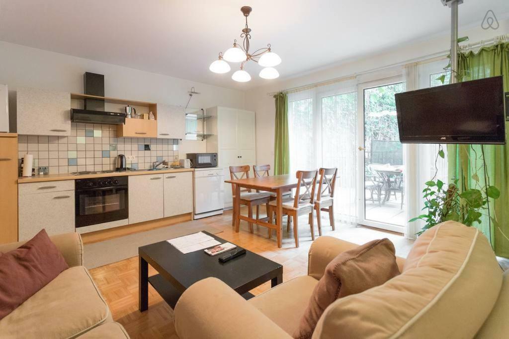 Relaxing Terrace Apartment In Lively Area Відень Екстер'єр фото
