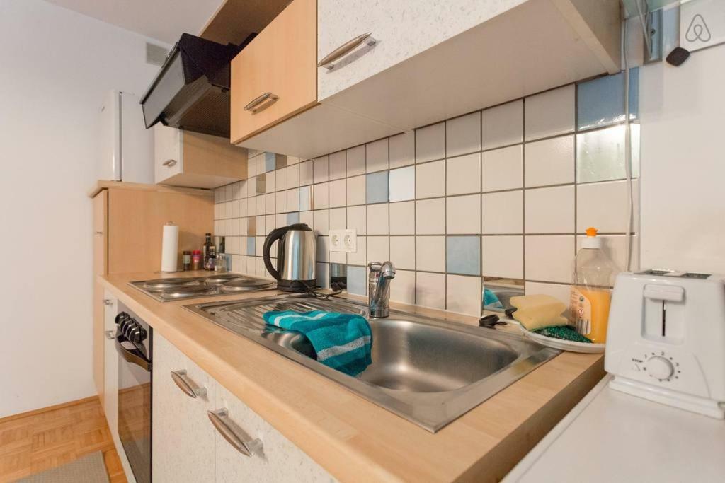 Relaxing Terrace Apartment In Lively Area Відень Екстер'єр фото