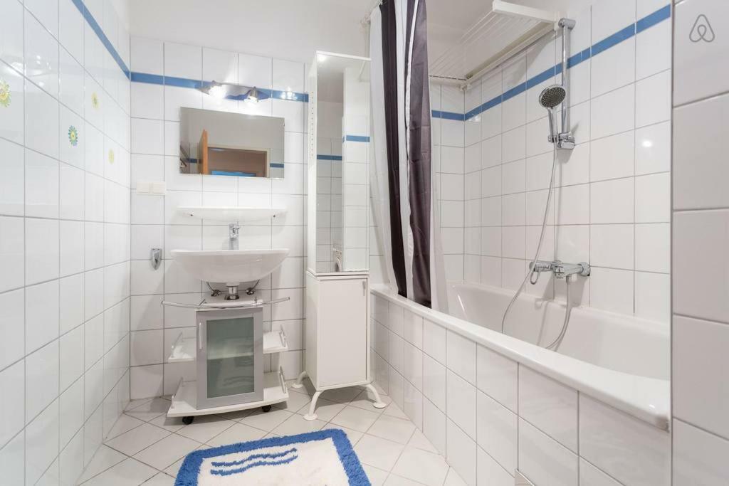 Relaxing Terrace Apartment In Lively Area Відень Екстер'єр фото