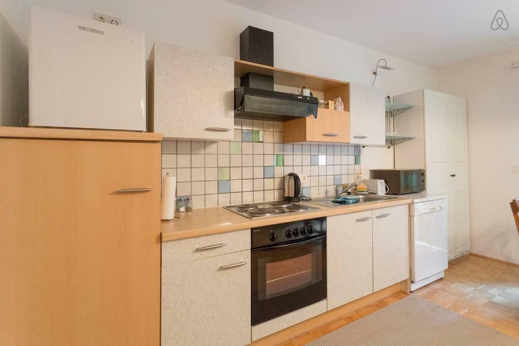 Relaxing Terrace Apartment In Lively Area Відень Екстер'єр фото