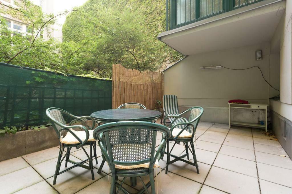 Relaxing Terrace Apartment In Lively Area Відень Екстер'єр фото